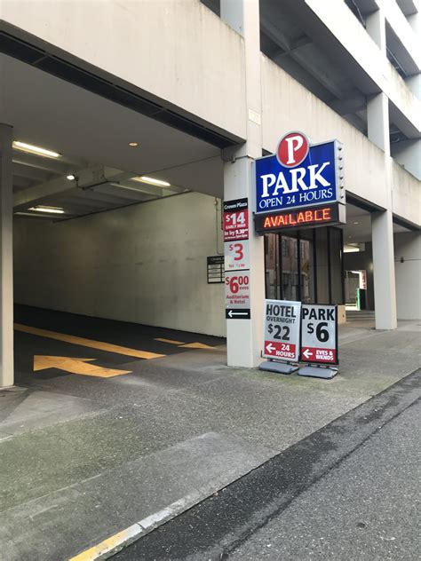 crowne plaza parking rates
